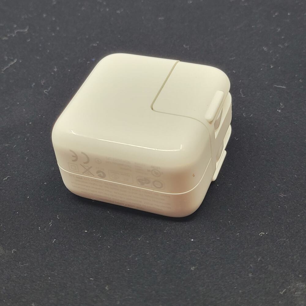 Apple  A1357 10W Power Adapter Wall Charger White